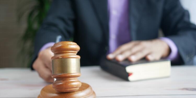 Is Hiring a Truck Accident Lawyer a Smart Move?