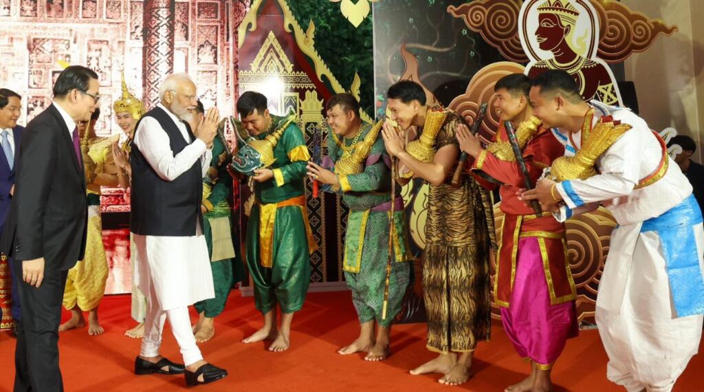 Chants of Gayatri Mantra and Laotian Ramayan: PM Modi receives grand Indian style welcome in Laos