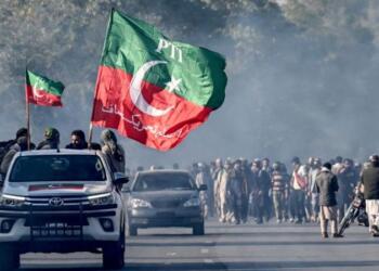 With Imran Khan's uncompromising supporters standing up with Pakistan army's brute power, Pakistan eyes omnious signs