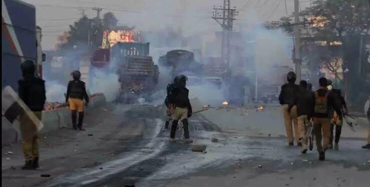 Atleast 38 people killed as Pakistan is rocked by another terror attack