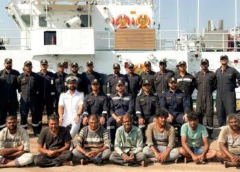 2 hours High Speed chase: Indian Coast Guard rescues fishermen caught by Pakistanis