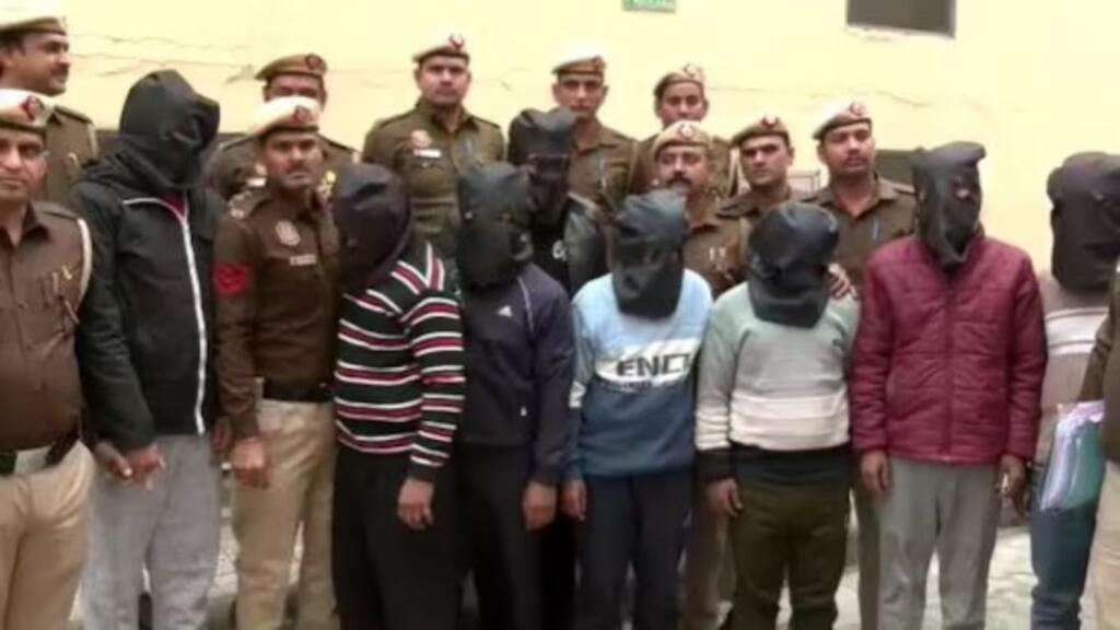 Delhi Police busts illegal Bangladeshi immigration racket