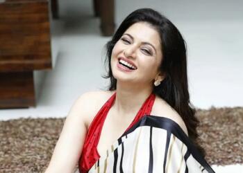 Bhagyashree’s brilliant Take on Feminism: A Celebration of True Womanhood
