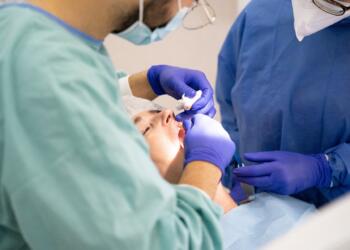 Boost Your Confidence with a Houston Dentist’s Tips