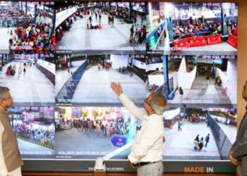 Ashwini Vaishnaw holds high level meeting for crowd management