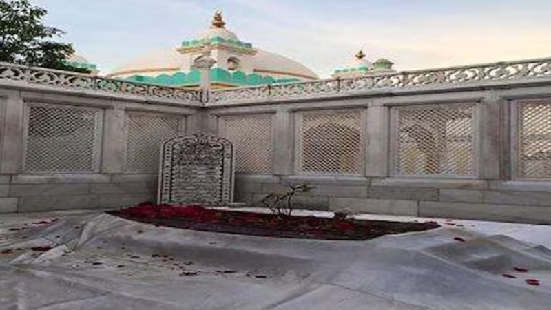 Aurangzeb tomb