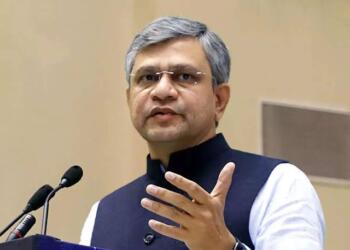 With investment over Rs 1100 crores, IT Minister Ashwini Vaishnaw announces two major Electronics Manufacturing Clusters in Tamil Nadu