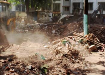 Islamist Mob Attacks Police Over illegal Dargah Demolition in Nashik; 21 Injured