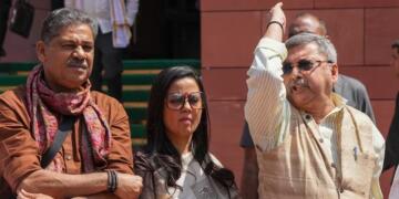 Full blown inter party feud grips Trinamool CongressFull blown inter party feud grips Trinamool Congress