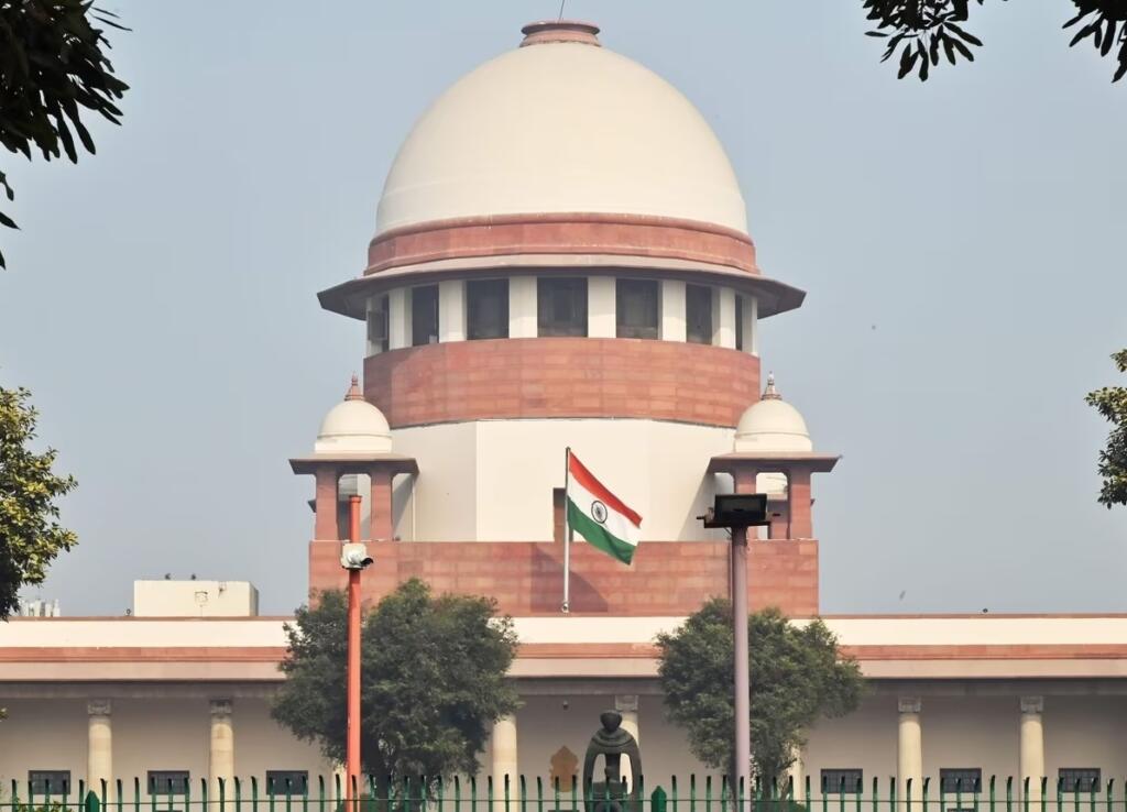Supreme Court Cracks the Whip: Centre Gets Notice Over 'Illegal' Betting Apps