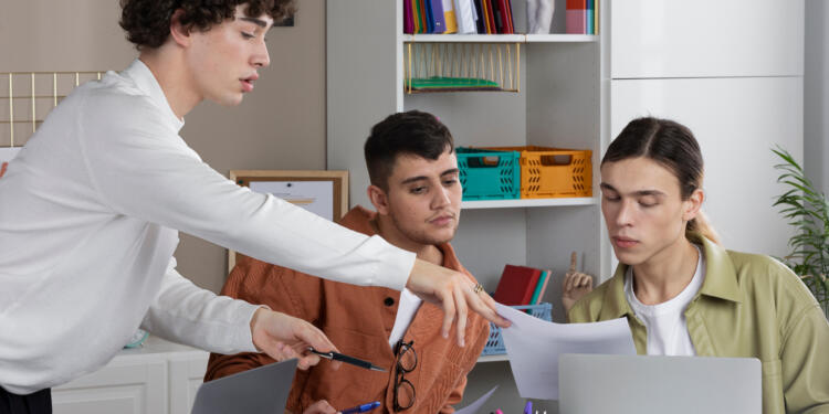 How to Decide Between Amity and Manipal for Your Online MBA Journey