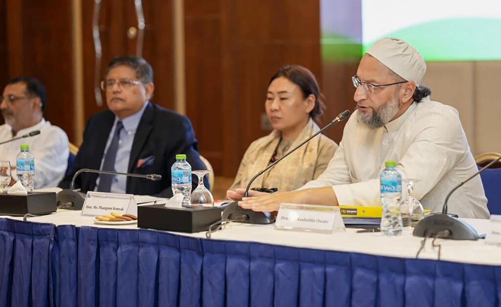 Manama: AIMIM chief and Hyderabad MP Asaduddin Owaisi interacts with prominent personalities to discuss bilateral ties in Manama, Bahrain