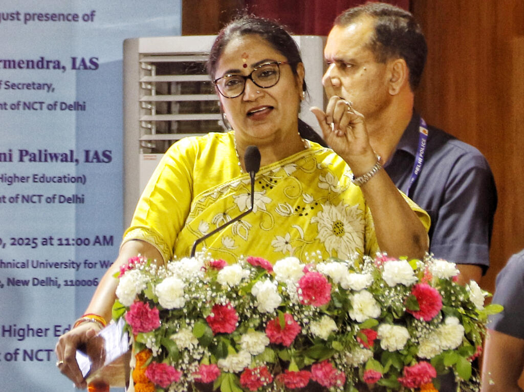 Delhi' s BJP government boosts ease of doing business reforms