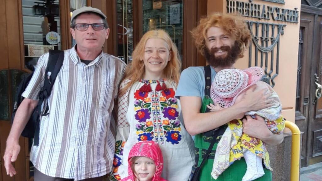 Love Story of Russian Woman Found in a Cave