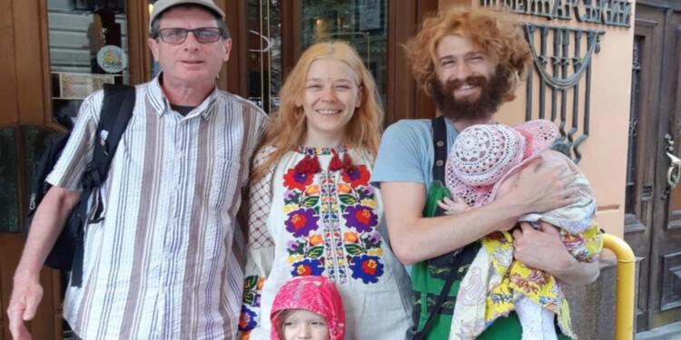 Love Story of Russian Woman Found in a Cave