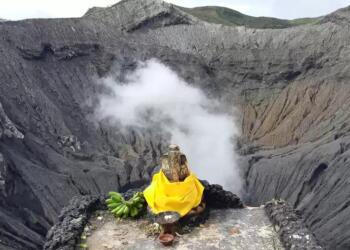 700-Year-Old Lord Ganesha Statue on Mount Bromo: How a Hindu Deity Entered Into Indonesia?