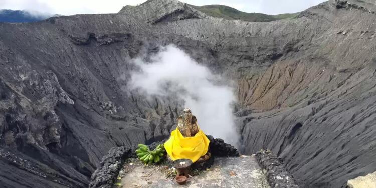 700-Year-Old Lord Ganesha Statue on Mount Bromo: How a Hindu Deity Entered Into Indonesia?