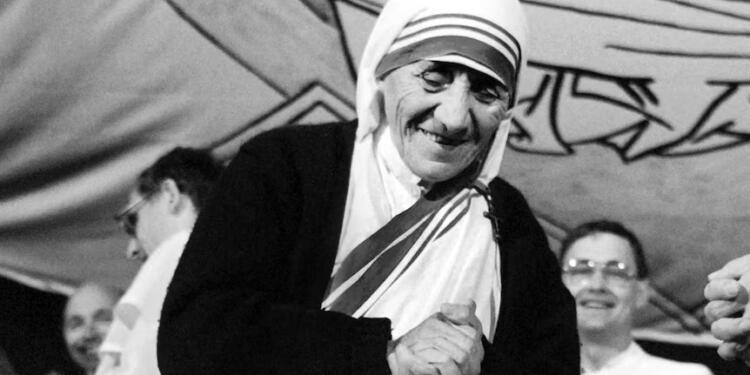 The Myth of Mother Teresa: Peeling Back the Veil of a Manufactured Saint Who Forced the Poor Into Conversions