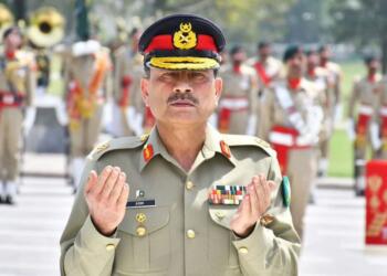 Slogans Erupt in Pakistan: Protesters Call Asim Munir a “Uniformed Dog Trained by America”