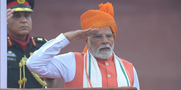A Decade of Patriotic Panache: PM Modi Marks 79th Independence Day with Signature Safa Tradition, Saffron Turban