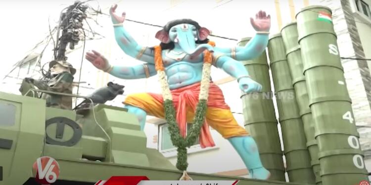 Patriotism Meets Devotion: Hyderabad Mandal Unveils S-400-Inspired Lord Ganesha Idol As Tribute to Defence Forces