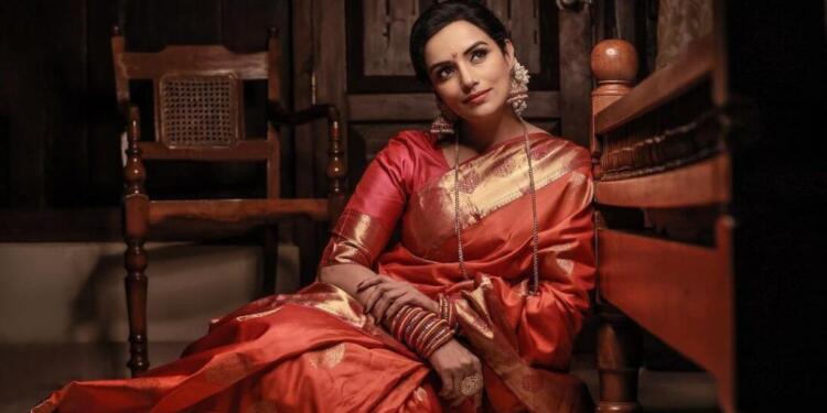 Malyalam Actor Shwetha Menon Booked Over Alleged Obscene Content in Films Ahead of AMMA Polls