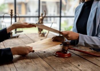 What Can You Expect During a Criminal Defense Consultation?