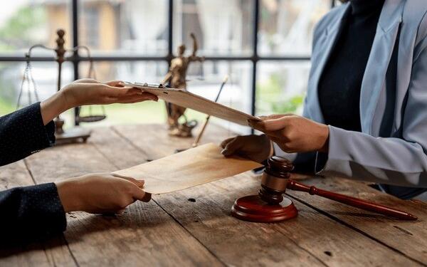 What Can You Expect During a Criminal Defense Consultation?