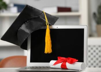 From Theory to Practice: Online Graduation Courses Featuring Online BBA