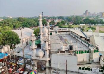 “Historic Ramlila Maidan in Delhi Under Siege: Mosque Encroachment Threatens Public Space”