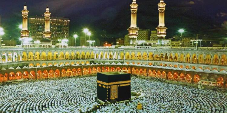 “42 Indians Feared Dead as Umrah Pilgrims’ Bus Bursts Into Flames After Collision Near Medina”