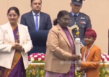 Shravan Singh Being Honoured by President Murmu