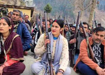 Doda Villagers in J&K Take Up Arms: Army Trains Village Defence Guards Amid Anti-Terror Ops in Chenab Valley