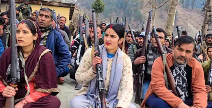Doda Villagers in J&K Take Up Arms: Army Trains Village Defence Guards Amid Anti-Terror Ops in Chenab Valley