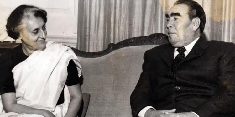 Indira Gandhi’s Alliance with the Communists Redefined Indian History Education