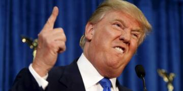 Trump Urges Iranians to ‘Keep Protesting'