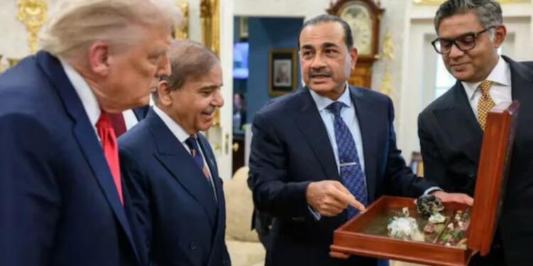 Asim Munir with Trump