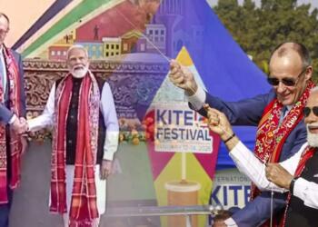 PM Modi, German Chancellor Fly Lord Hanuman Kite in Gujarat as ‘Operation Sindoor’ Banner Soars; India–EU Free Trade Deal on Agenda