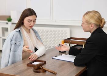 7 Reasons to Hire a Personal Injury Lawyer After an Accident