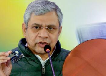 India’s ‘Chip’ Revolution: Ashwini Vaishnaw Unveils Qualcomm’s 2-nm Chip, Sets Roadmap for Semicon 2.0
