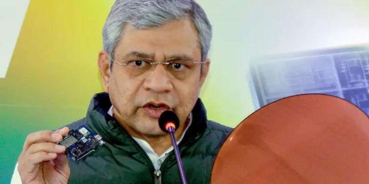 India’s ‘Chip’ Revolution: Ashwini Vaishnaw Unveils Qualcomm’s 2-nm Chip, Sets Roadmap for Semicon 2.0