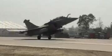 IAF Aircraft Conducts Historic Landing on Highway in Assam’s Moran Showcasing Exceptional Operational Readiness