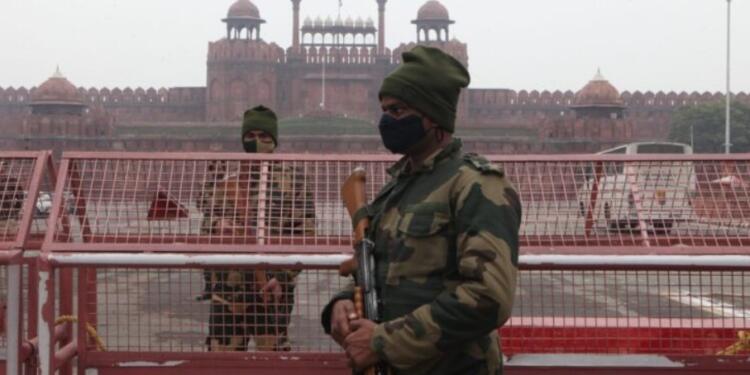 Delhi on High Alert After Intelligence Flags Possible LeT Attack on Temples Near Red Fort: Sources