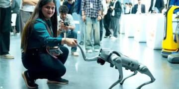 Galgotias University Faces Global Backlash for Displaying Chinese Robodog as Own at AI Summit; “Make in India” Claims Debunked, Social Media Mocks Institution