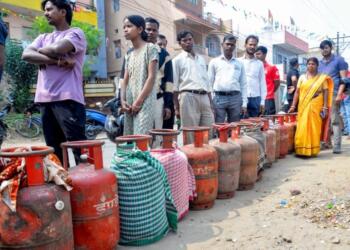 LPG Shortage Hits Cities, Shuts Hotels and Restaurants Nationwide; Mumbai, Bengaluru Among Worst Affected