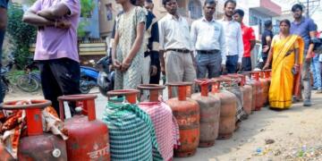 LPG Shortage Hits Cities, Shuts Hotels and Restaurants Nationwide; Mumbai, Bengaluru Among Worst Affected