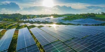 India’s Solar Surge: From 3 GW to 172 GW, Government Showcases Massive Renewable Leap