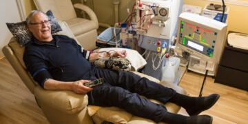 Benefits and Challenges of Using Home Hemodialysis Equipment