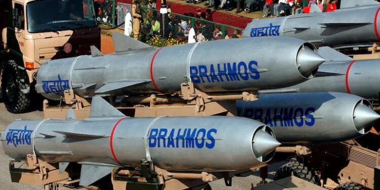 Next‑Gen Warfare: Indian Army to Order 800‑km BrahMos Missiles to Boost Long‑Range Strike Capability