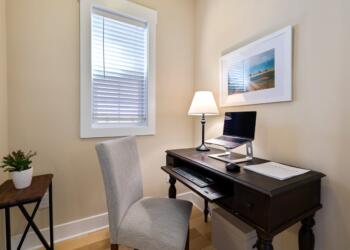 How to Choose the Perfect Study Table and Study Chair for Long Work Hours